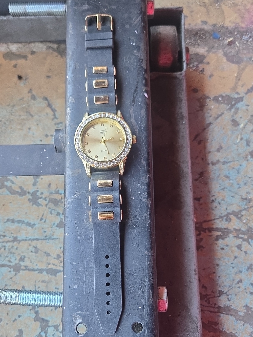 Unisex Techno Pave quartz wristwatch Like-New Excellent Condition
